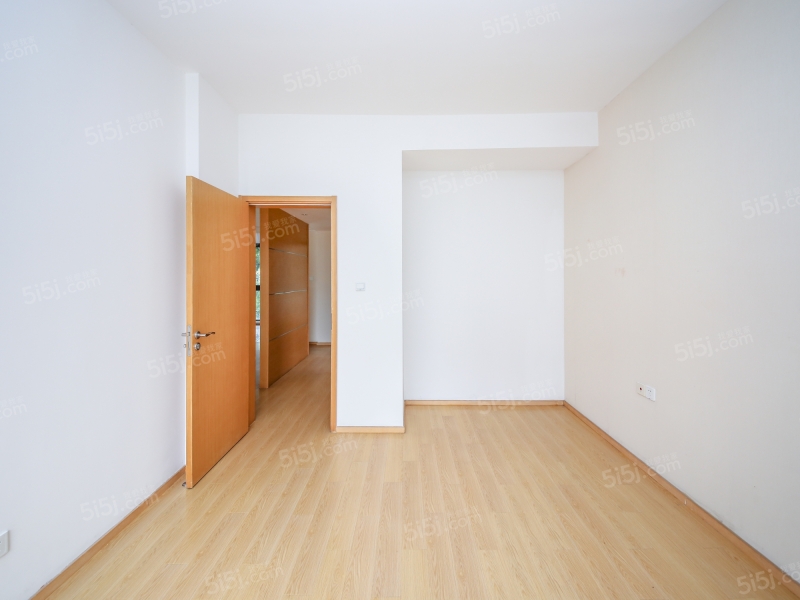 太湖香山憩园公寓 两室两厅一卫 全新装修为未住过