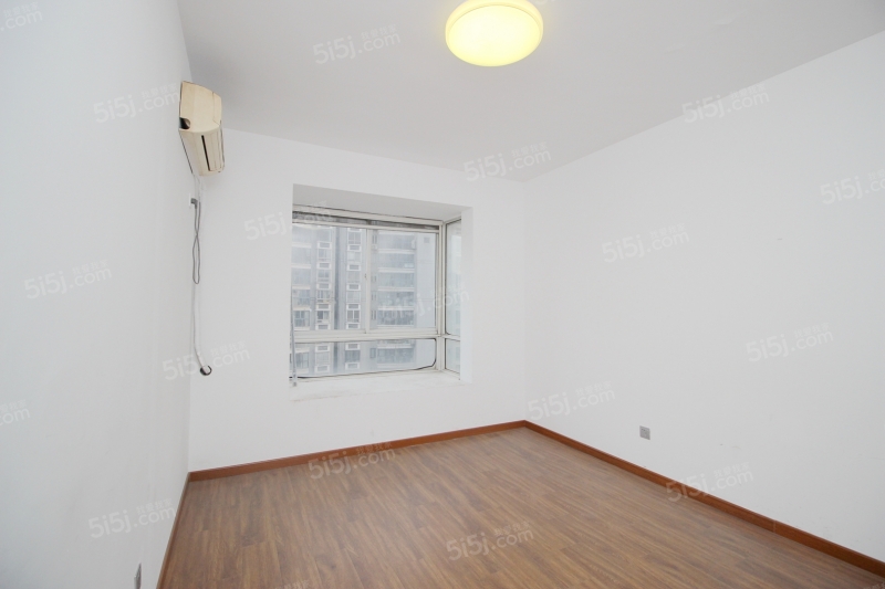 新天地花园 4室2厅2卫