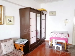 金鼎公寓 1室1厅1卫